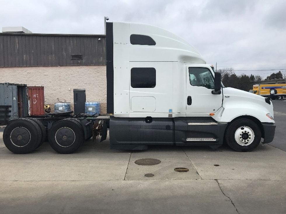 Sleeper Tractor-Heavy Duty Tractors-International-2023-LT625-Louisville-KY-655,098\n\t\tmiles-$ 42,500 - Image 8