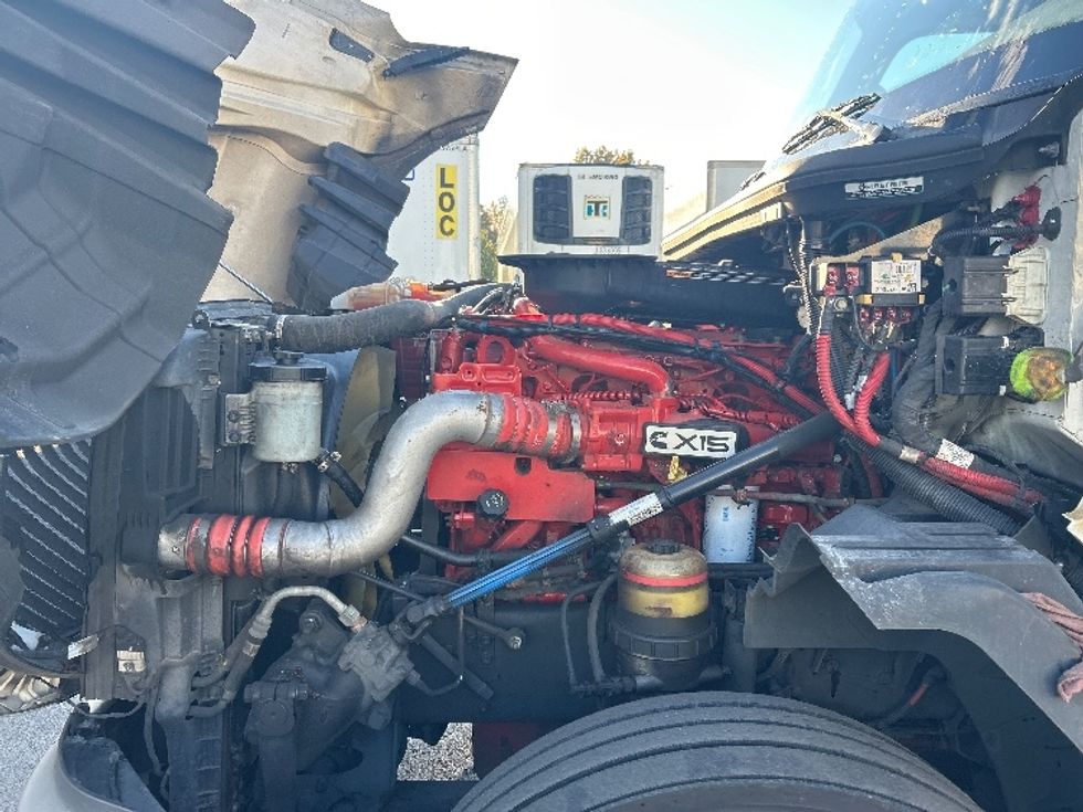 Sleeper Tractor-Heavy Duty Tractors-International-2023-LT625-Louisville-KY-655,196\n\t\tmiles-$ 44,250 - Image 21