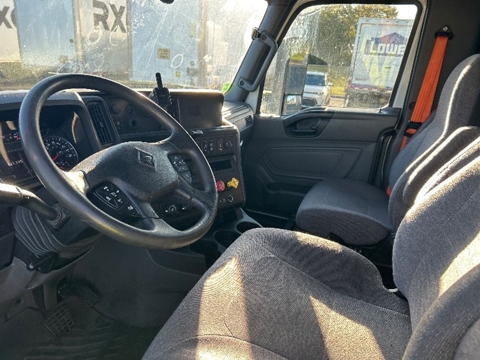 Sleeper Tractor-Heavy Duty Tractors-International-2023-LT625-Louisville-KY-661,179\n\t\tmiles-$ 43,750 - Image 10