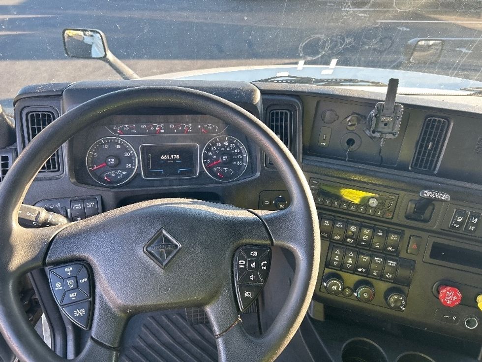 Sleeper Tractor-Heavy Duty Tractors-International-2023-LT625-Louisville-KY-661,179\n\t\tmiles-$ 43,750 - Image 11