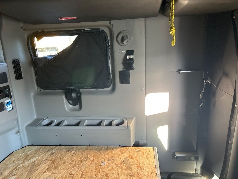 Sleeper Tractor-Heavy Duty Tractors-International-2023-LT625-Louisville-KY-661,179\n\t\tmiles-$ 43,750 - Image 18