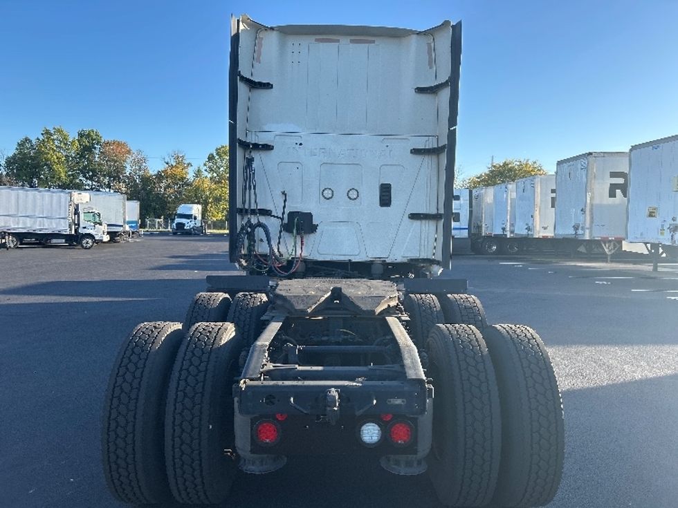 Sleeper Tractor-Heavy Duty Tractors-International-2023-LT625-Louisville-KY-661,179\n\t\tmiles-$ 43,750 - Image 6