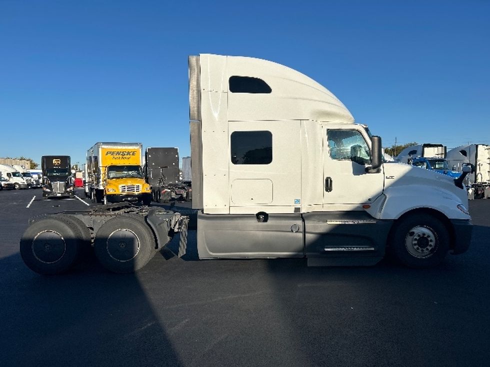 Sleeper Tractor-Heavy Duty Tractors-International-2023-LT625-Louisville-KY-661,179\n\t\tmiles-$ 43,750 - Image 8