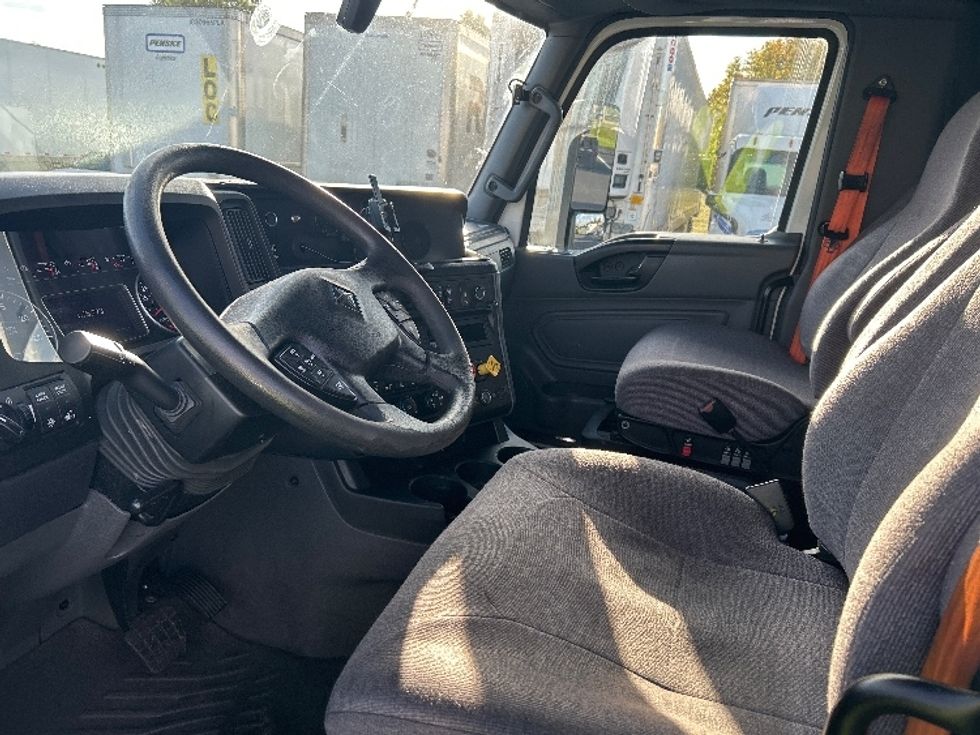 Sleeper Tractor-Heavy Duty Tractors-International-2023-LT625-Louisville-KY-675,974\n\t\tmiles-$ 42,250 - Image 10