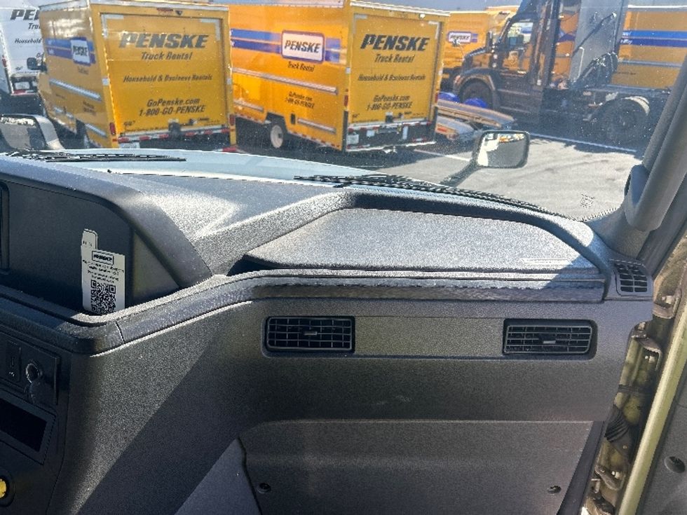 Sleeper Tractor-Heavy Duty Tractors-International-2023-LT625-Louisville-KY-676,518\n\t\tmiles-$ 42,250 - Image 14