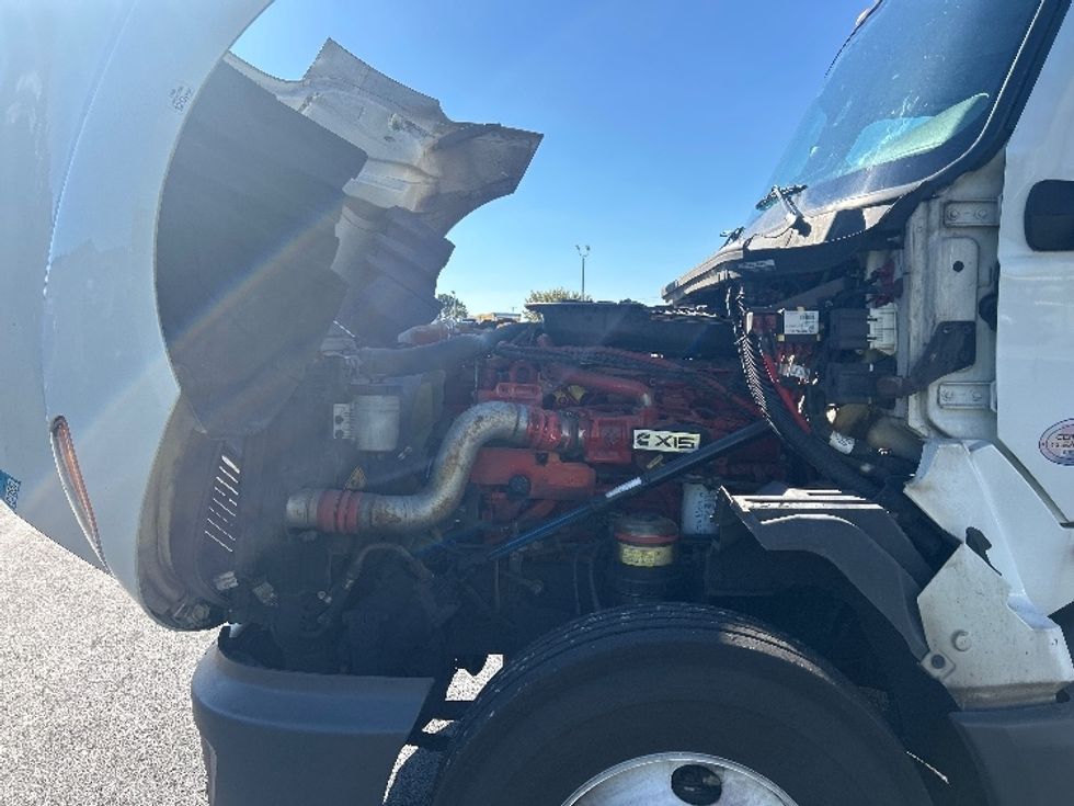 Sleeper Tractor-Heavy Duty Tractors-International-2023-LT625-Louisville-KY-676,518\n\t\tmiles-$ 42,250 - Image 21