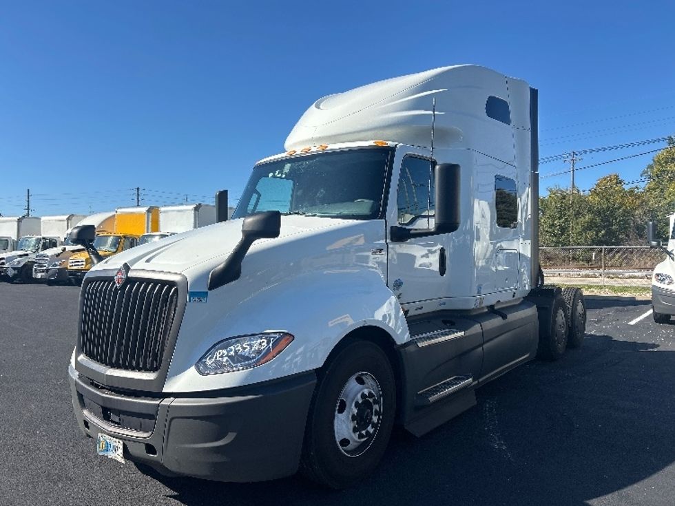 Sleeper Tractor-Heavy Duty Tractors-International-2023-LT625-Louisville-KY-676,518\n\t\tmiles-$ 42,250 - Image 3