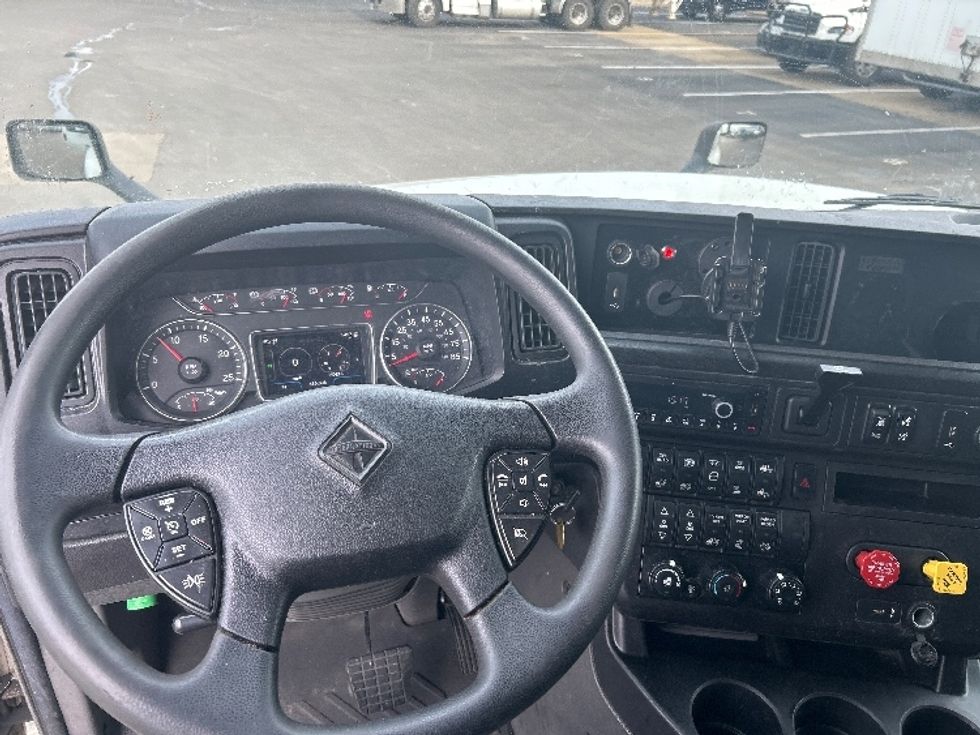 Sleeper Tractor-Heavy Duty Tractors-International-2023-LT625-Louisville-KY-685,983\n\t\tmiles-$ 37,500 - Image 11