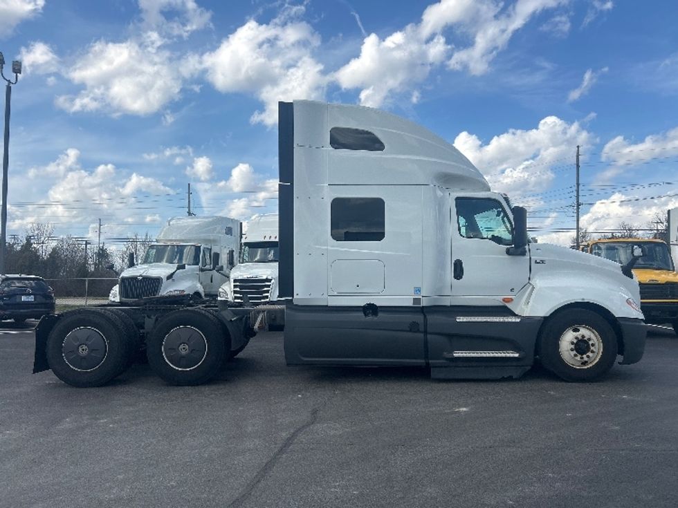 Sleeper Tractor-Heavy Duty Tractors-International-2023-LT625-Louisville-KY-685,983\n\t\tmiles-$ 37,500 - Image 8