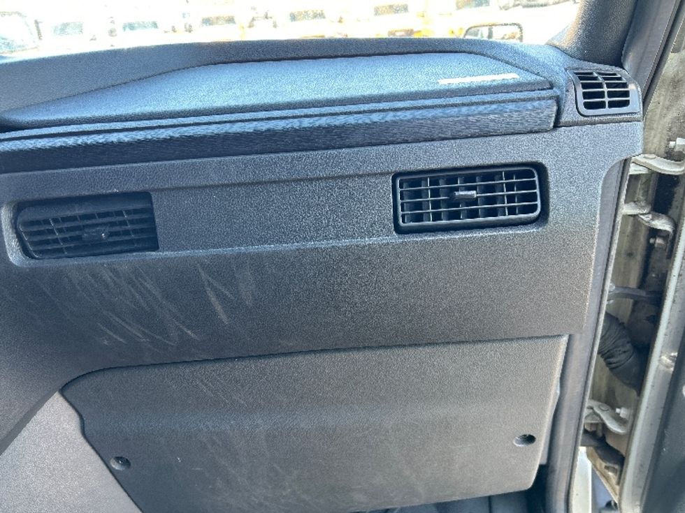 Sleeper Tractor-Heavy Duty Tractors-International-2023-LT625-Louisville-KY-686,175\n\t\tmiles-$ 37,500 - Image 14