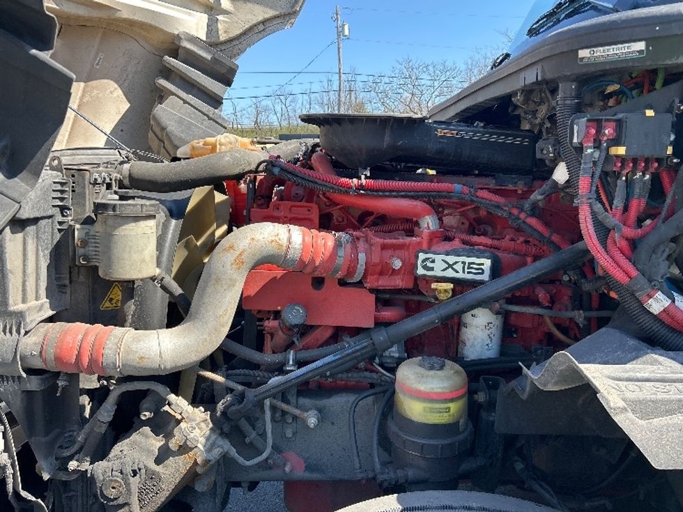 Sleeper Tractor-Heavy Duty Tractors-International-2023-LT625-Louisville-KY-686,175\n\t\tmiles-$ 37,500 - Image 21