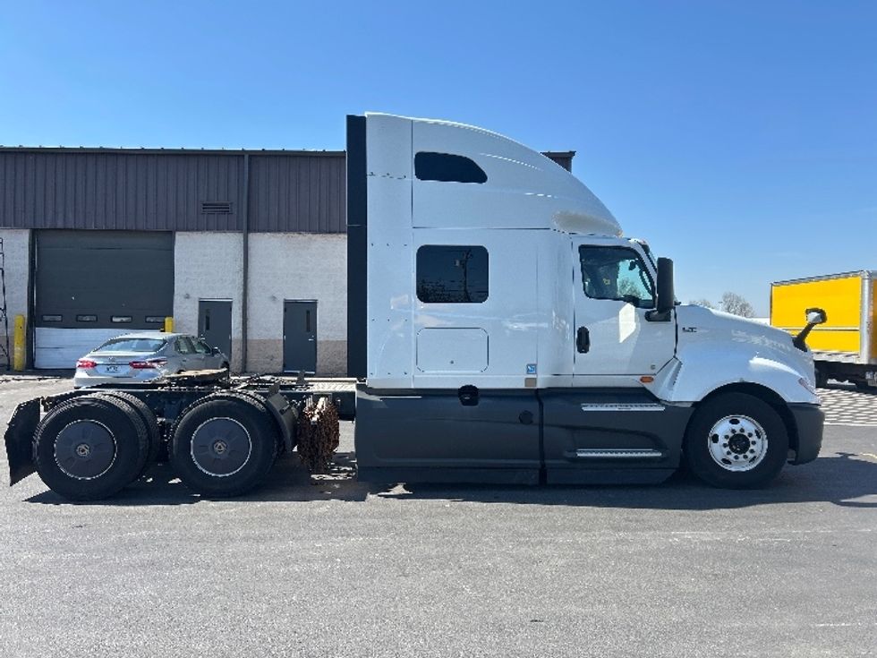 Sleeper Tractor-Heavy Duty Tractors-International-2023-LT625-Louisville-KY-686,175\n\t\tmiles-$ 37,500 - Image 8