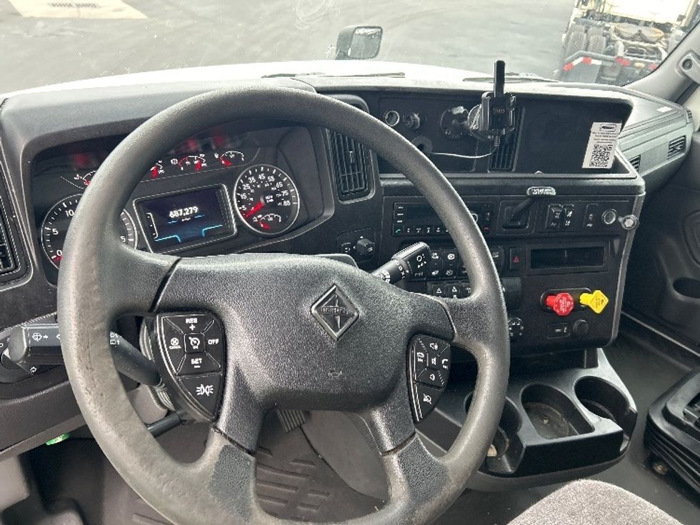 Sleeper Tractor-Heavy Duty Tractors-International-2023-LT625-Louisville-KY-687,280\n\t\tmiles-$ 41,250 - Image 10