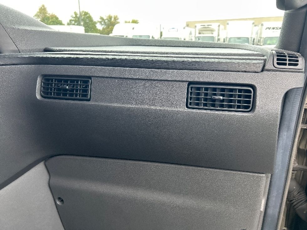 Sleeper Tractor-Heavy Duty Tractors-International-2023-LT625-Louisville-KY-687,280\n\t\tmiles-$ 41,250 - Image 14