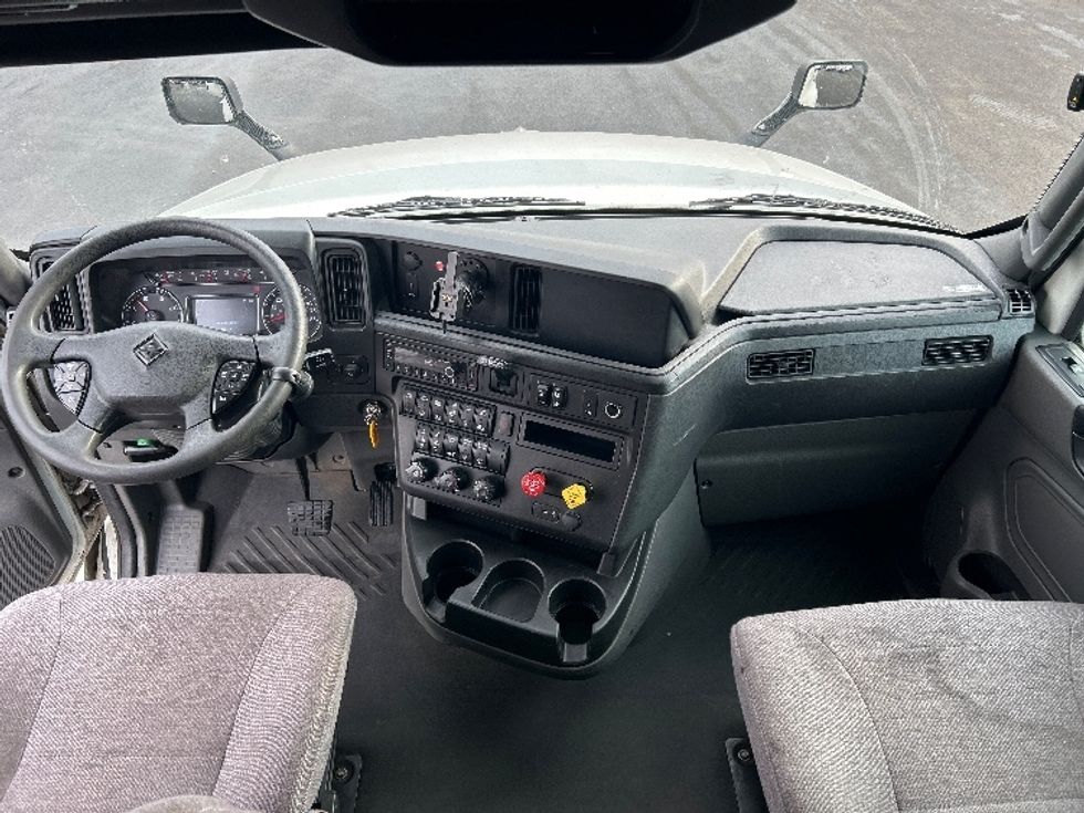 Sleeper Tractor-Heavy Duty Tractors-International-2023-LT625-Louisville-KY-702,590\n\t\tmiles-$ 36,000 - Image 12