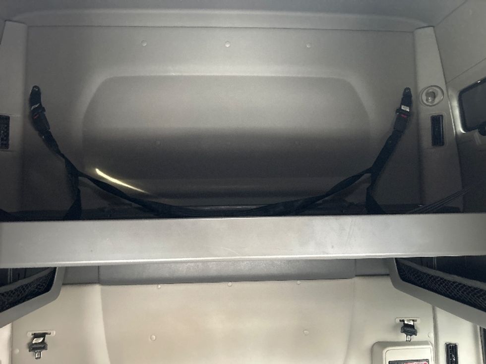 Sleeper Tractor-Heavy Duty Tractors-International-2023-LT625-Louisville-KY-702,590\n\t\tmiles-$ 36,000 - Image 17