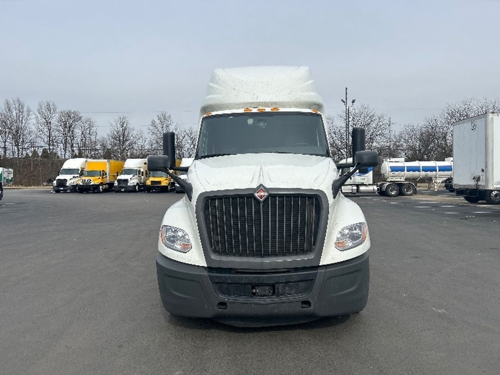 Sleeper Tractor-Heavy Duty Tractors-International-2023-LT625-Louisville-KY-702,590\n\t\tmiles-$ 36,000 - Image 2