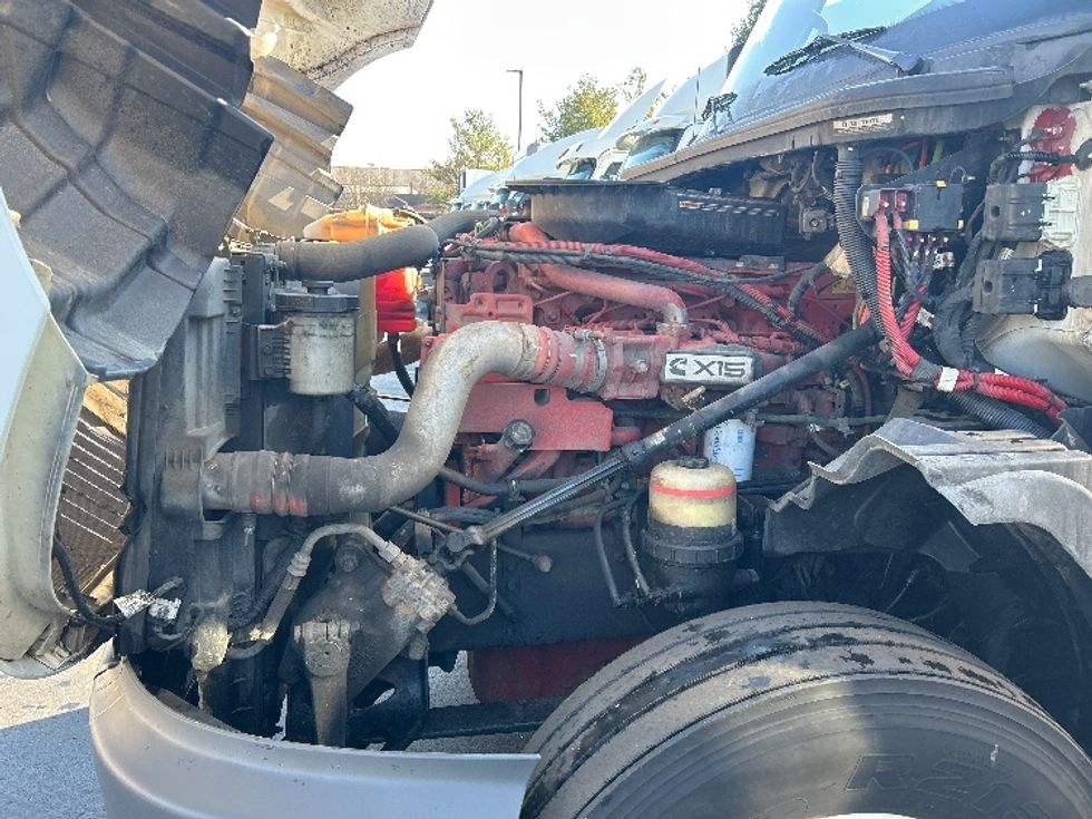 Sleeper Tractor-Heavy Duty Tractors-International-2023-LT625-Louisville-KY-702,590\n\t\tmiles-$ 36,000 - Image 21