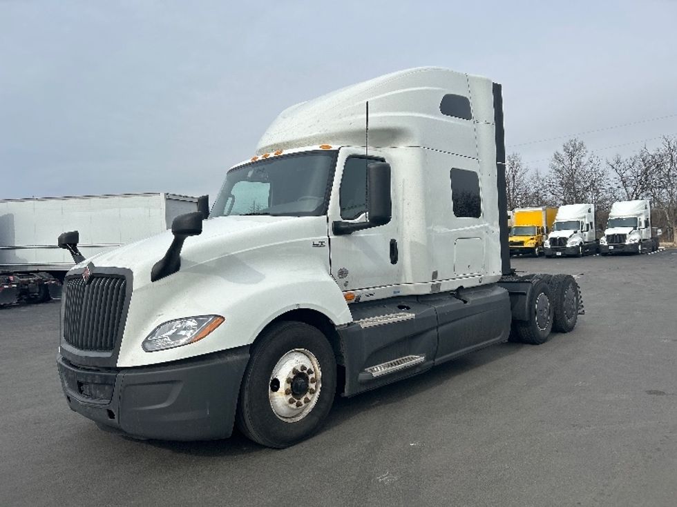 Sleeper Tractor-Heavy Duty Tractors-International-2023-LT625-Louisville-KY-702,590\n\t\tmiles-$ 36,000 - Image 3