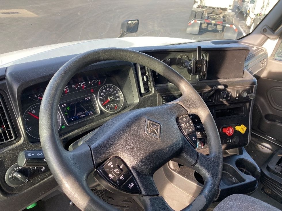 Sleeper Tractor-Heavy Duty Tractors-International-2023-LT625-Louisville-KY-721,721\n\t\tmiles-$ 39,250 - Image 10