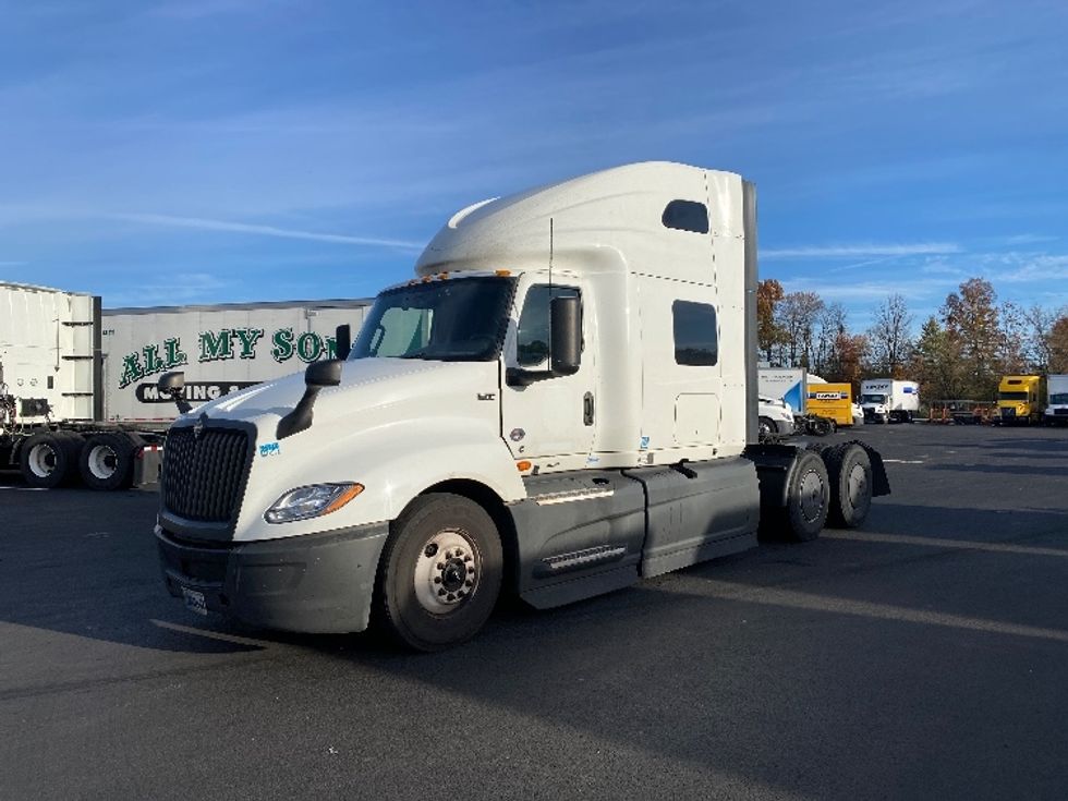 Sleeper Tractor-Heavy Duty Tractors-International-2023-LT625-Louisville-KY-721,721\n\t\tmiles-$ 39,250 - Image 3