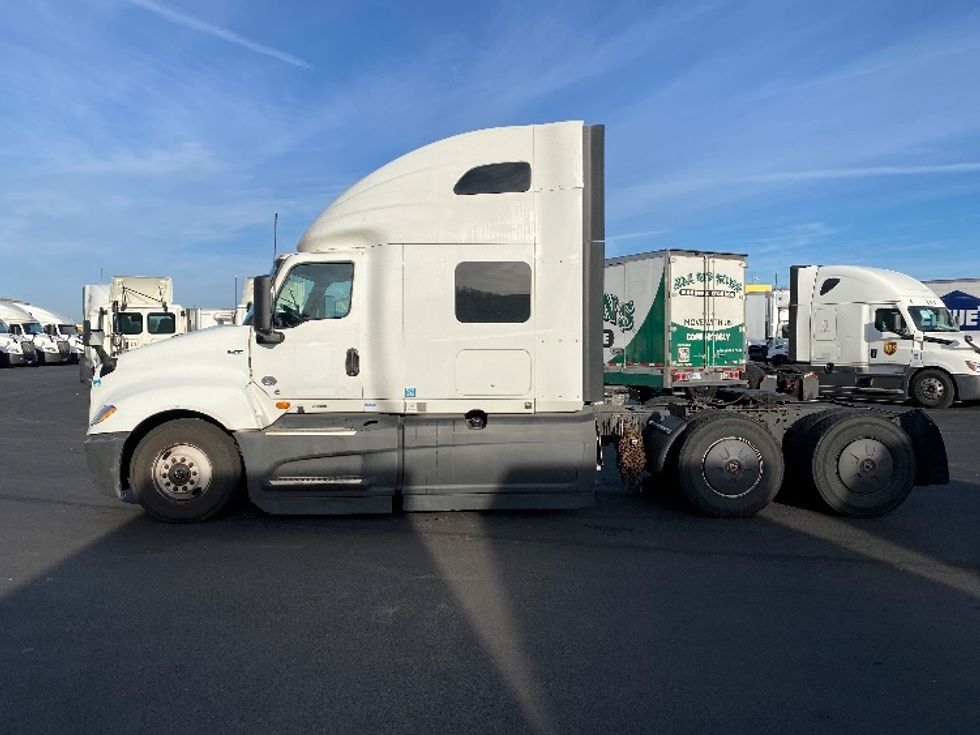 Sleeper Tractor-Heavy Duty Tractors-International-2023-LT625-Louisville-KY-721,721\n\t\tmiles-$ 39,250 - Image 4