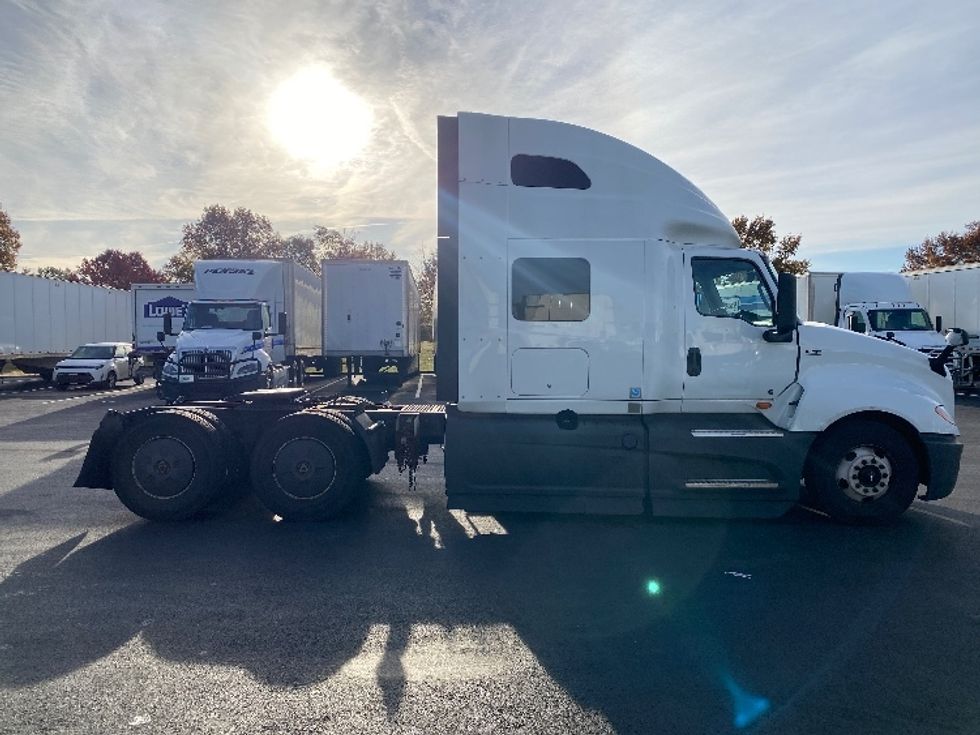 Sleeper Tractor-Heavy Duty Tractors-International-2023-LT625-Louisville-KY-721,721\n\t\tmiles-$ 39,250 - Image 8