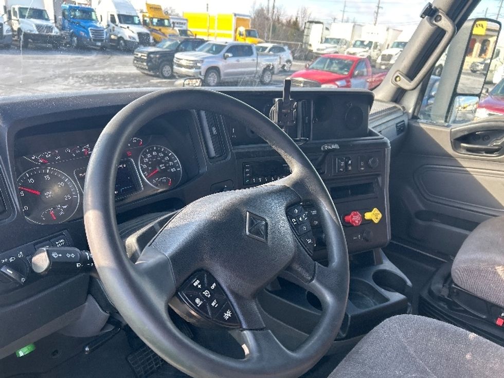 Sleeper Tractor-Heavy Duty Tractors-International-2023-LT625-Louisville-KY-751,398\n\t\tmiles-$ 34,750 - Image 10