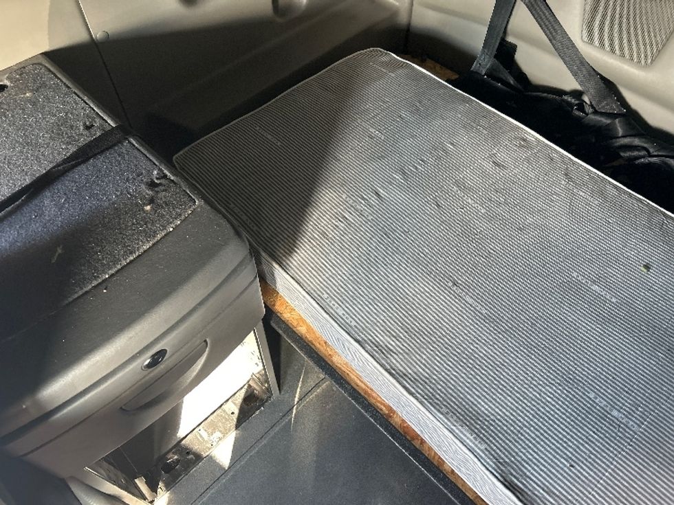 Sleeper Tractor-Heavy Duty Tractors-International-2023-LT625-Louisville-KY-751,398\n\t\tmiles-$ 34,750 - Image 18