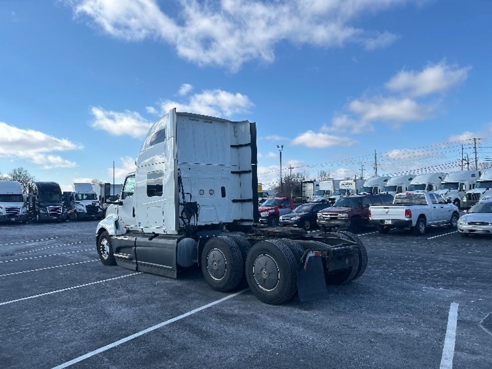 Sleeper Tractor-Heavy Duty Tractors-International-2023-LT625-Louisville-KY-751,398\n\t\tmiles-$ 34,750 - Image 5