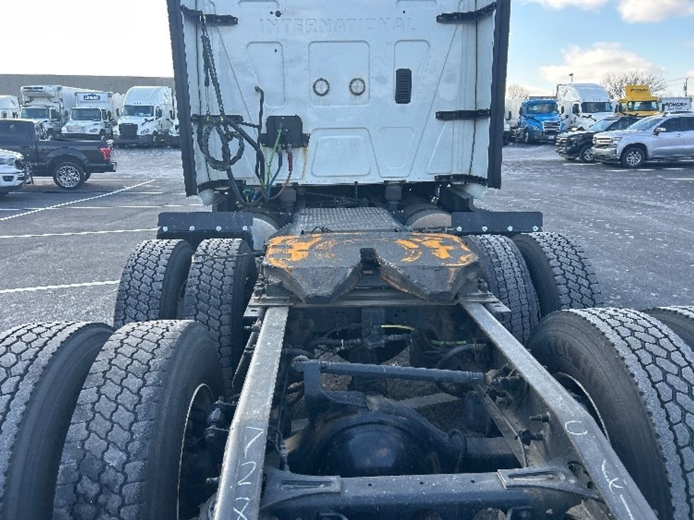 Sleeper Tractor-Heavy Duty Tractors-International-2023-LT625-Louisville-KY-751,398\n\t\tmiles-$ 34,750 - Image 6