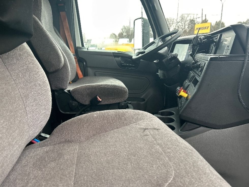 Sleeper Tractor-Heavy Duty Tractors-International-2023-LT625-Louisville-KY-754,238\n\t\tmiles-$ 34,750 - Image 15