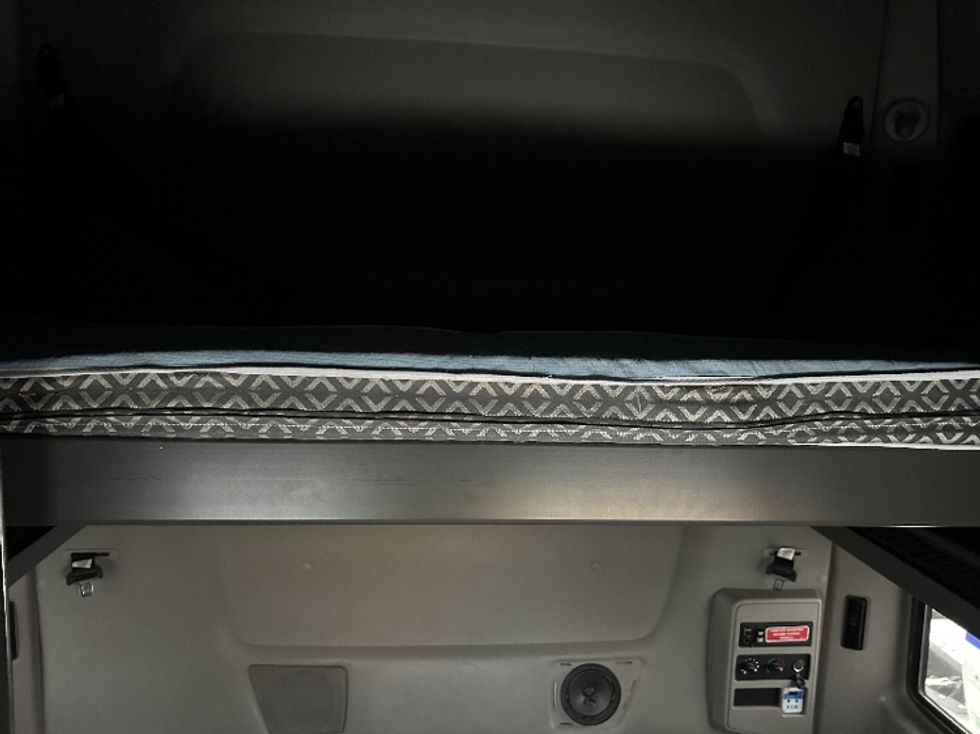 Sleeper Tractor-Heavy Duty Tractors-International-2023-LT625-Louisville-KY-754,238\n\t\tmiles-$ 34,750 - Image 16