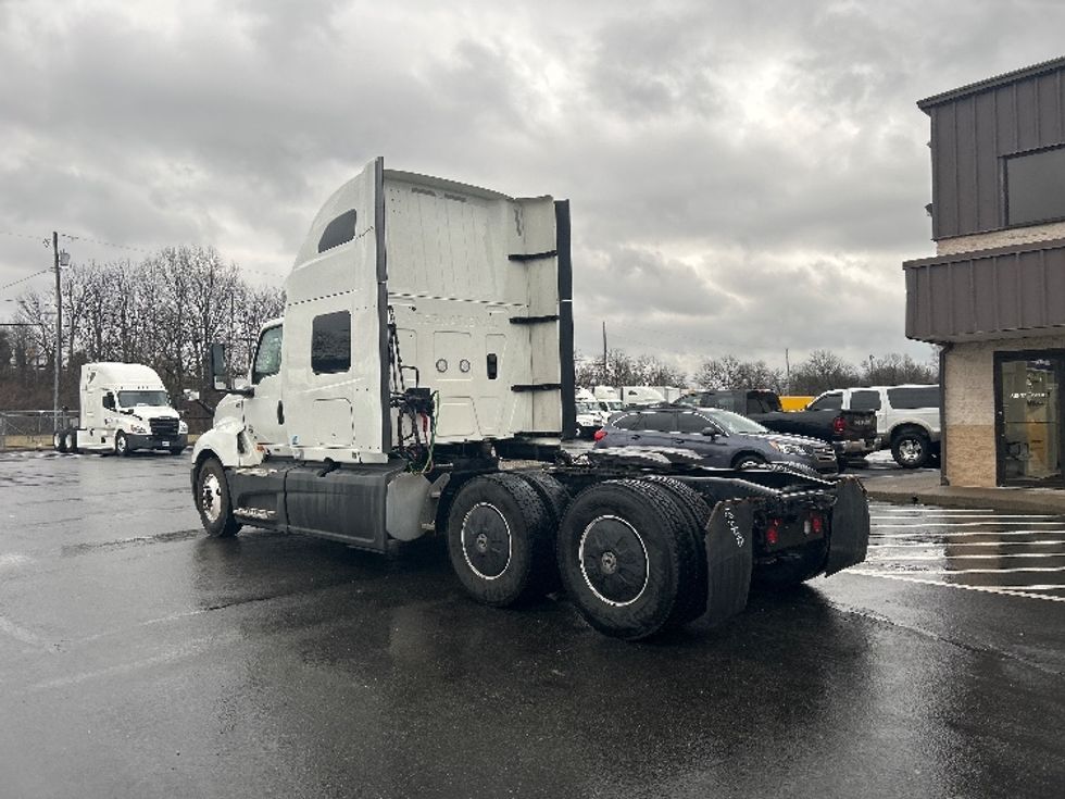 Sleeper Tractor-Heavy Duty Tractors-International-2023-LT625-Louisville-KY-754,238\n\t\tmiles-$ 34,750 - Image 5