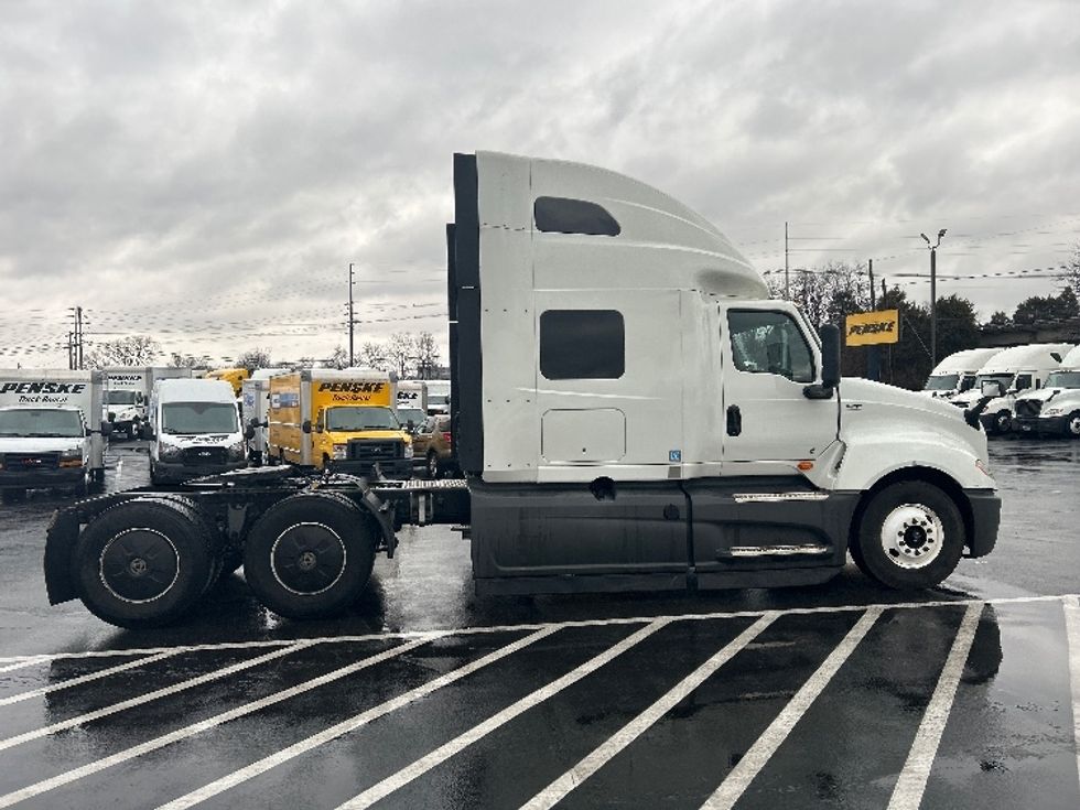 Sleeper Tractor-Heavy Duty Tractors-International-2023-LT625-Louisville-KY-754,238\n\t\tmiles-$ 34,750 - Image 8