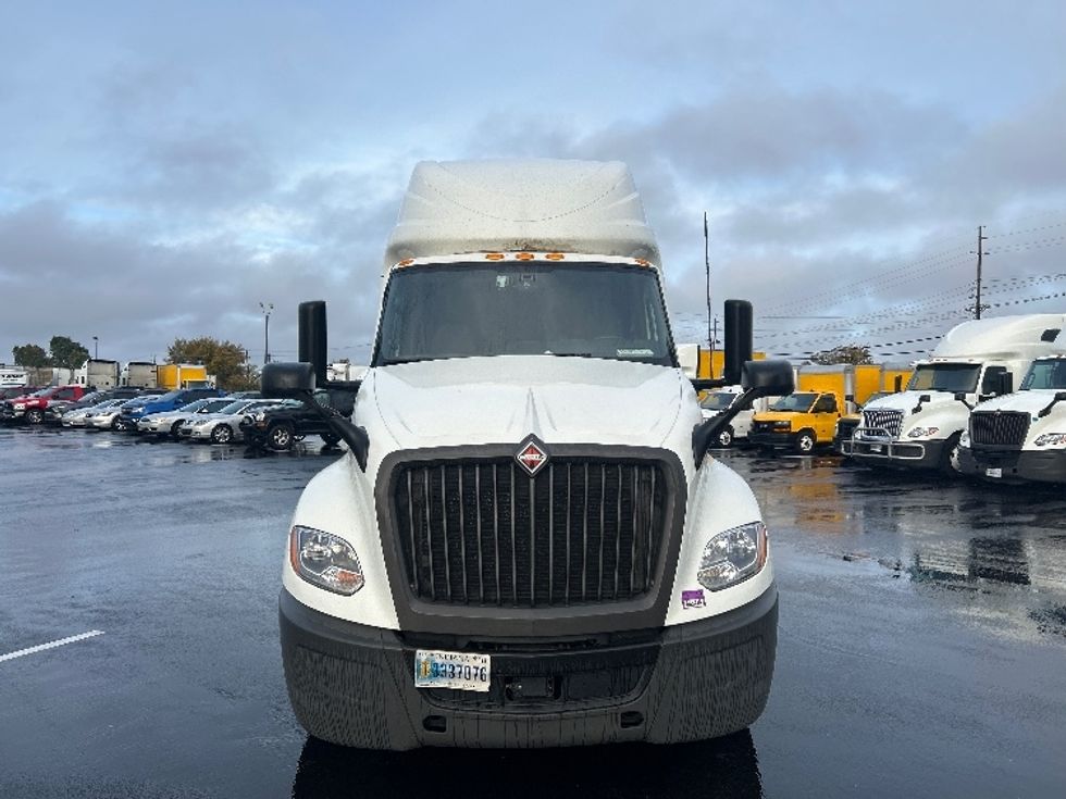 Sleeper Tractor-Heavy Duty Tractors-International-2023-LT625-Louisville-KY-773,824\n\t\tmiles-$ 39,250 - Image 2