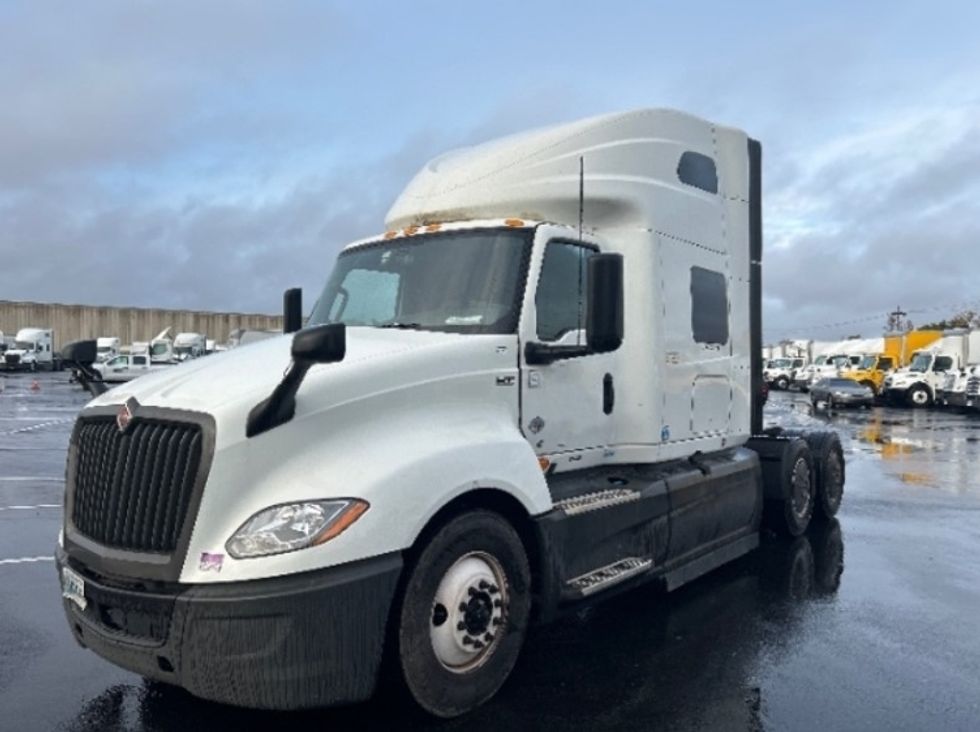 Sleeper Tractor-Heavy Duty Tractors-International-2023-LT625-Louisville-KY-773,824\n\t\tmiles-$ 39,250 - Image 3