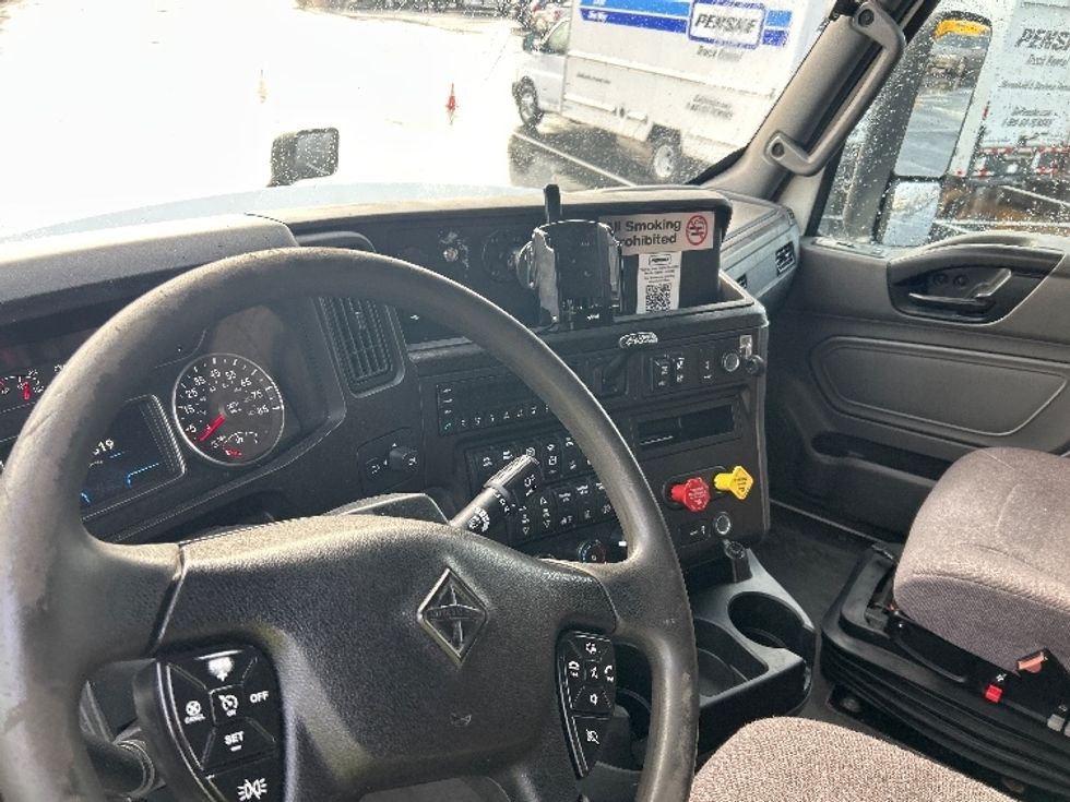 Sleeper Tractor-Heavy Duty Tractors-International-2023-LT625-Louisville-KY-773,824\n\t\tmiles-$ 39,250 - Image 9