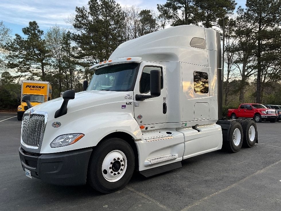 Sleeper Tractor-Heavy Duty Tractors-International-2023-LT625-Mebane-NC-423,048\n\t\tmiles-$ 65,000 - Image 3