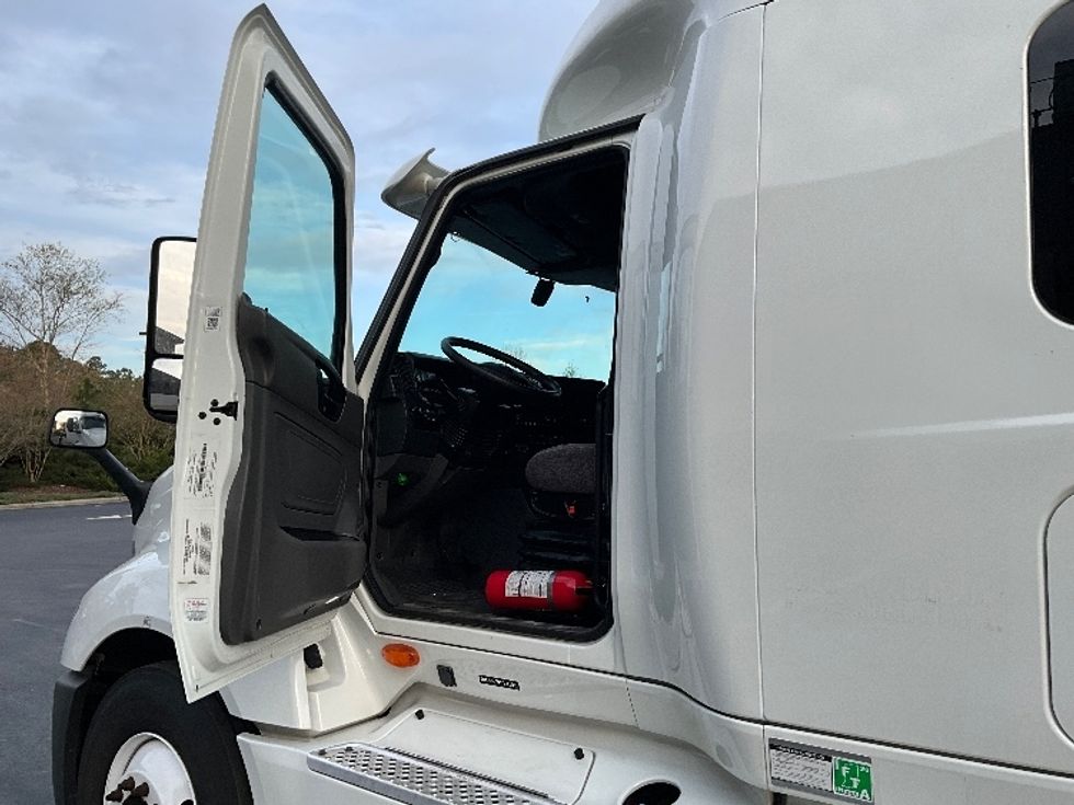Sleeper Tractor-Heavy Duty Tractors-International-2023-LT625-Mebane-NC-423,048\n\t\tmiles-$ 65,000 - Image 9