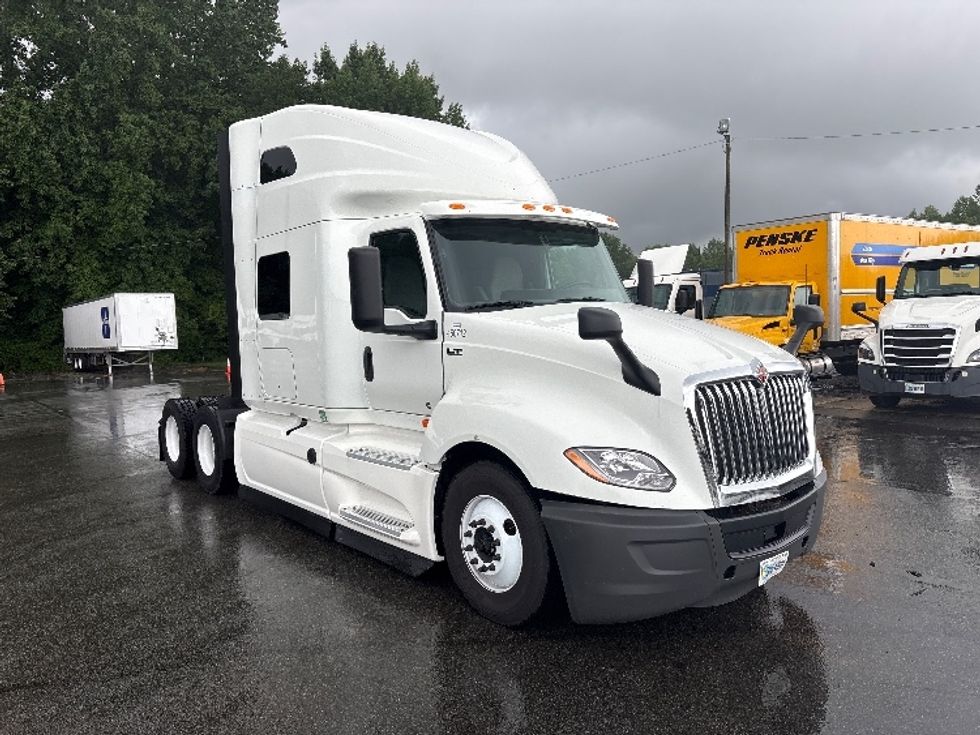Sleeper Tractor-Heavy Duty Tractors-International-2023-LT625-Mebane-NC-500,572\n\t\tmiles-$ 65,250 - Image 1