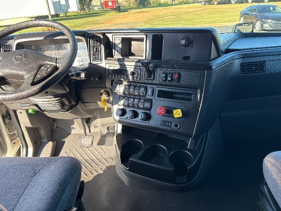 Sleeper Tractor-Heavy Duty Tractors-International-2023-LT625-Mebane-NC-501,963\n\t\tmiles-$ 73,250 - Image 12