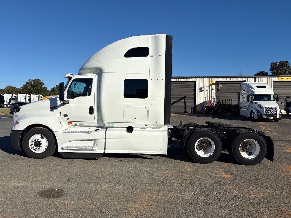 Sleeper Tractor-Heavy Duty Tractors-International-2023-LT625-Mebane-NC-501,963\n\t\tmiles-$ 73,250 - Image 4