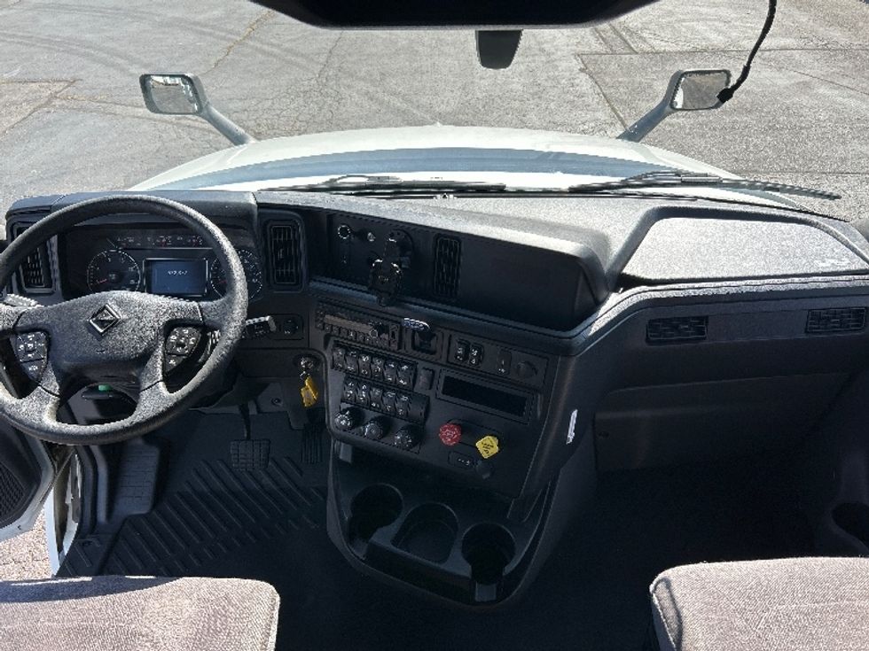 Sleeper Tractor-Heavy Duty Tractors-International-2023-LT625-Memphis-TN-572,378\n\t\tmiles-$ 54,250 - Image 11