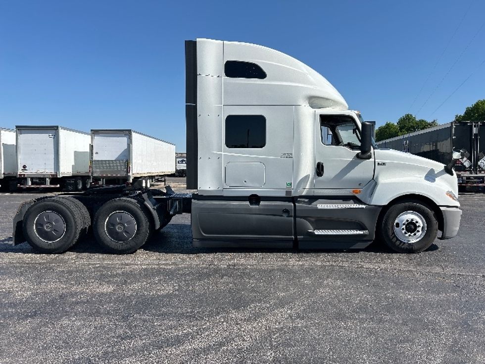 Sleeper Tractor-Heavy Duty Tractors-International-2023-LT625-Memphis-TN-572,378\n\t\tmiles-$ 54,250 - Image 8