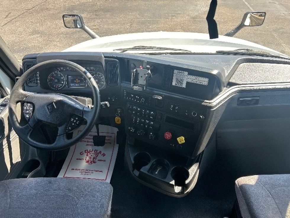 Sleeper Tractor-Heavy Duty Tractors-International-2023-LT625-Memphis-TN-580,653\n\t\tmiles-$ 49,250 - Image 12