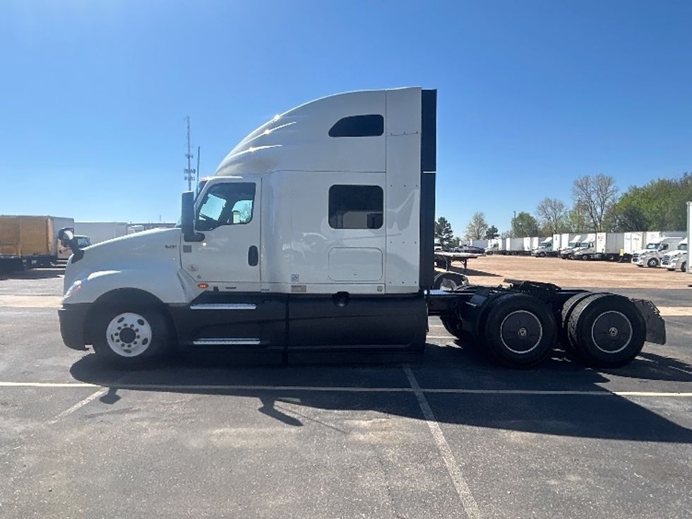 Sleeper Tractor-Heavy Duty Tractors-International-2023-LT625-Memphis-TN-580,653\n\t\tmiles-$ 49,250 - Image 4