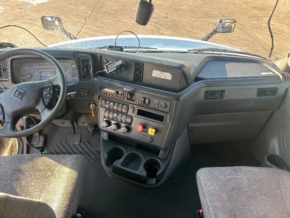 Sleeper Tractor-Heavy Duty Tractors-International-2023-LT625-Memphis-TN-669,419\n\t\tmiles-$ 40,500 - Image 12