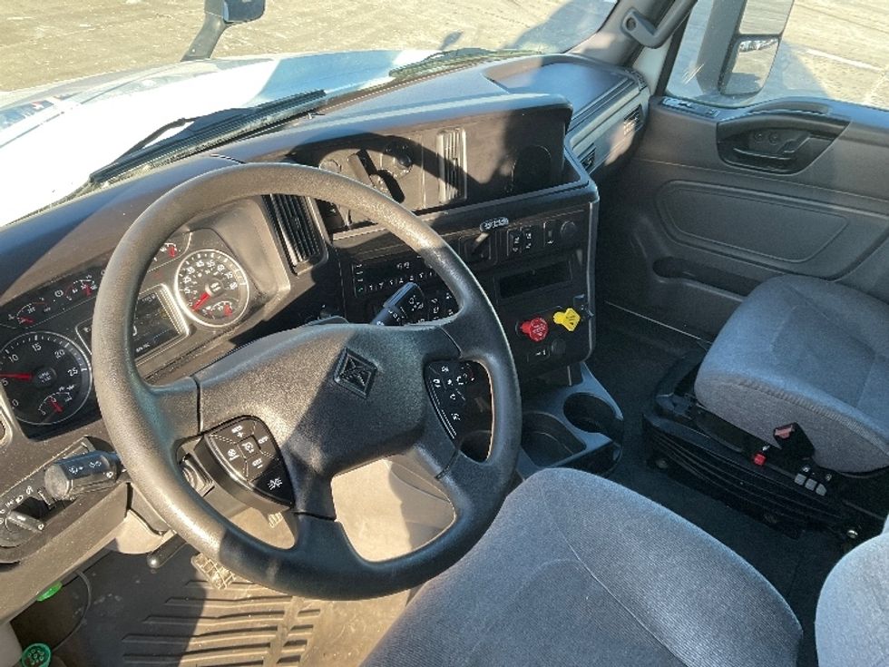 Sleeper Tractor-Heavy Duty Tractors-International-2023-LT625-Milwaukee-WI-555,303\n\t\tmiles-$ 49,750 - Image 10