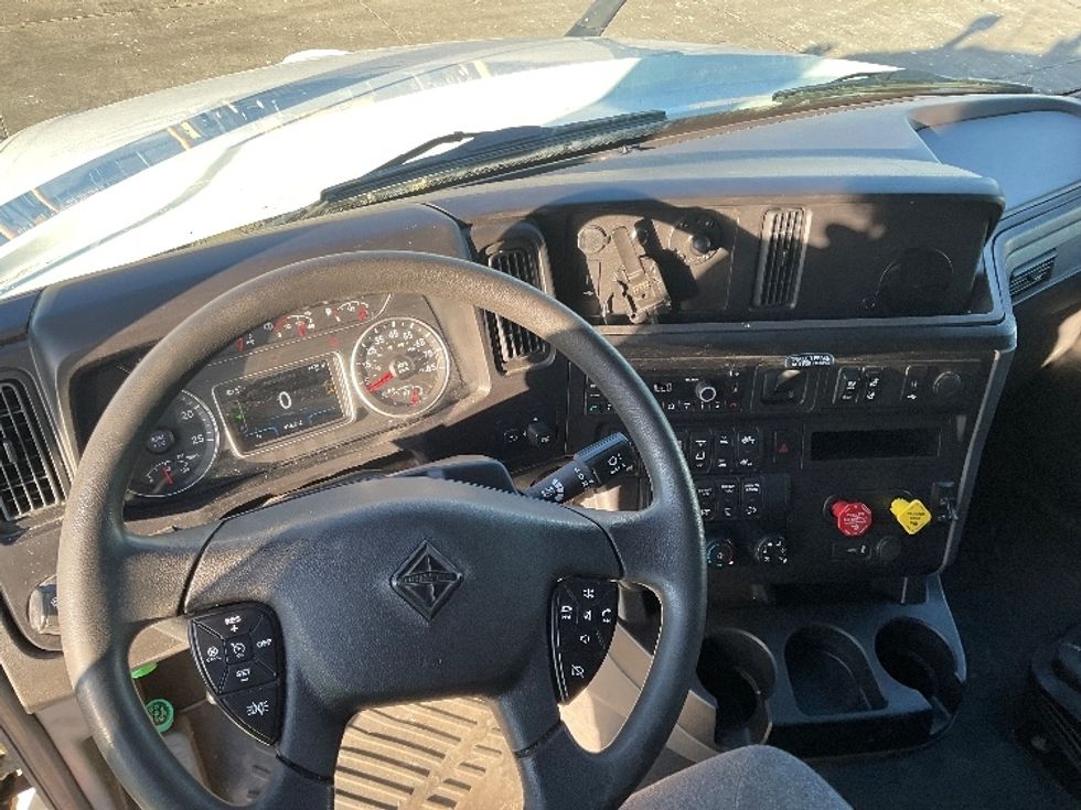 Sleeper Tractor-Heavy Duty Tractors-International-2023-LT625-Milwaukee-WI-555,303\n\t\tmiles-$ 49,750 - Image 11